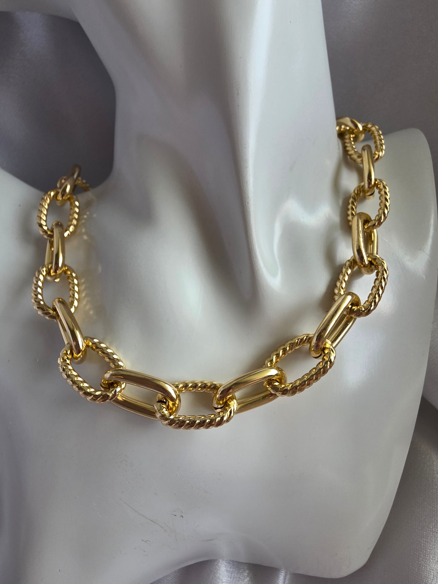 Madi chain necklace