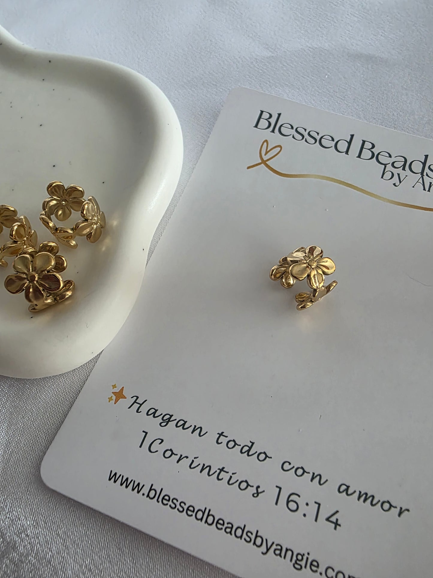 Tropi earcuff