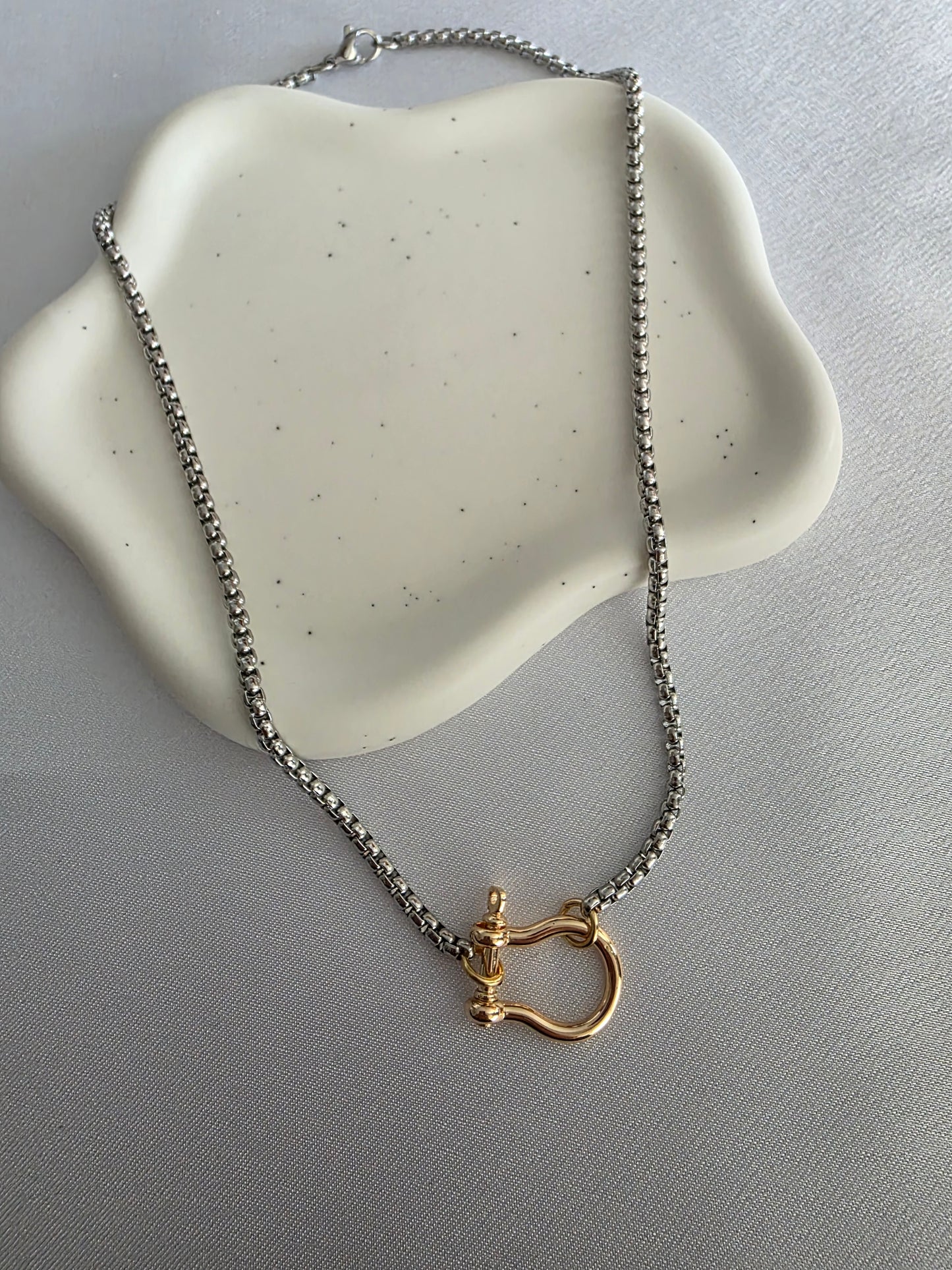 Locki necklace