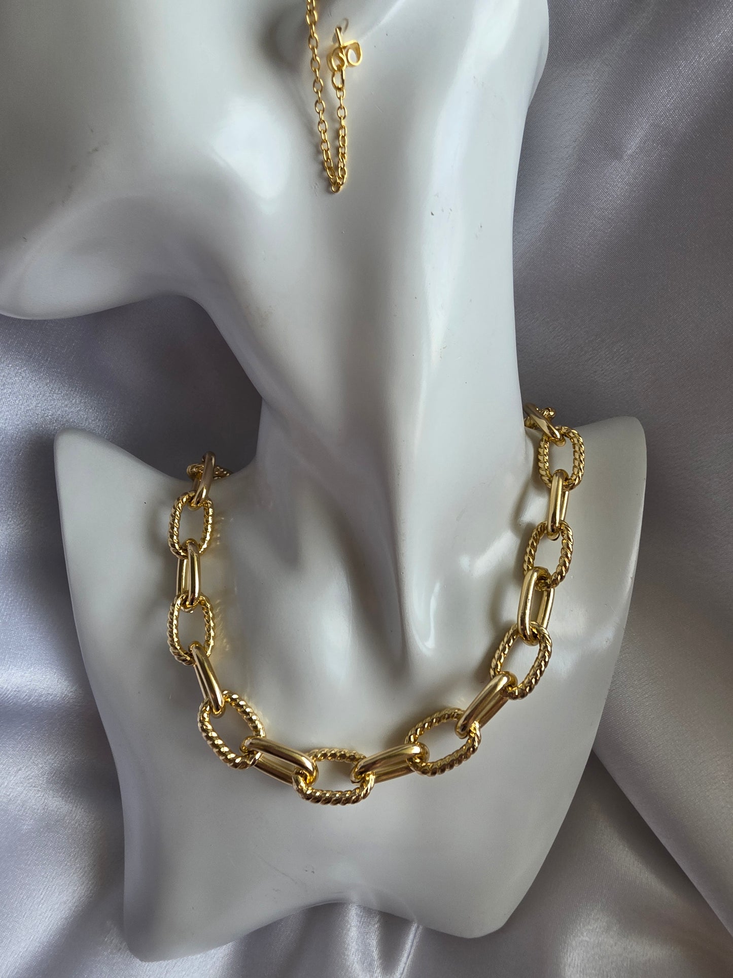 Madi chain necklace