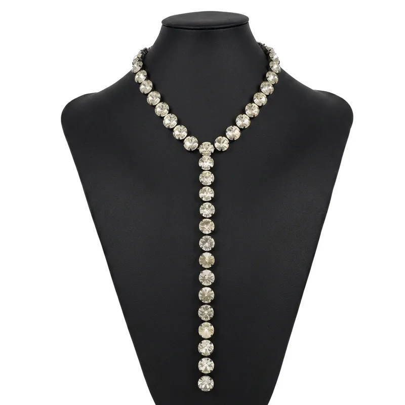 Queen lariat necklace