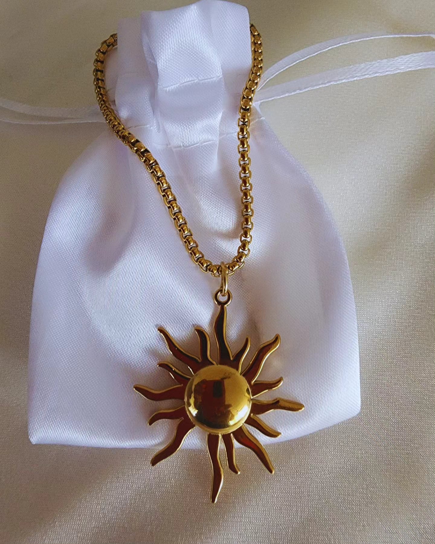 Solena necklace