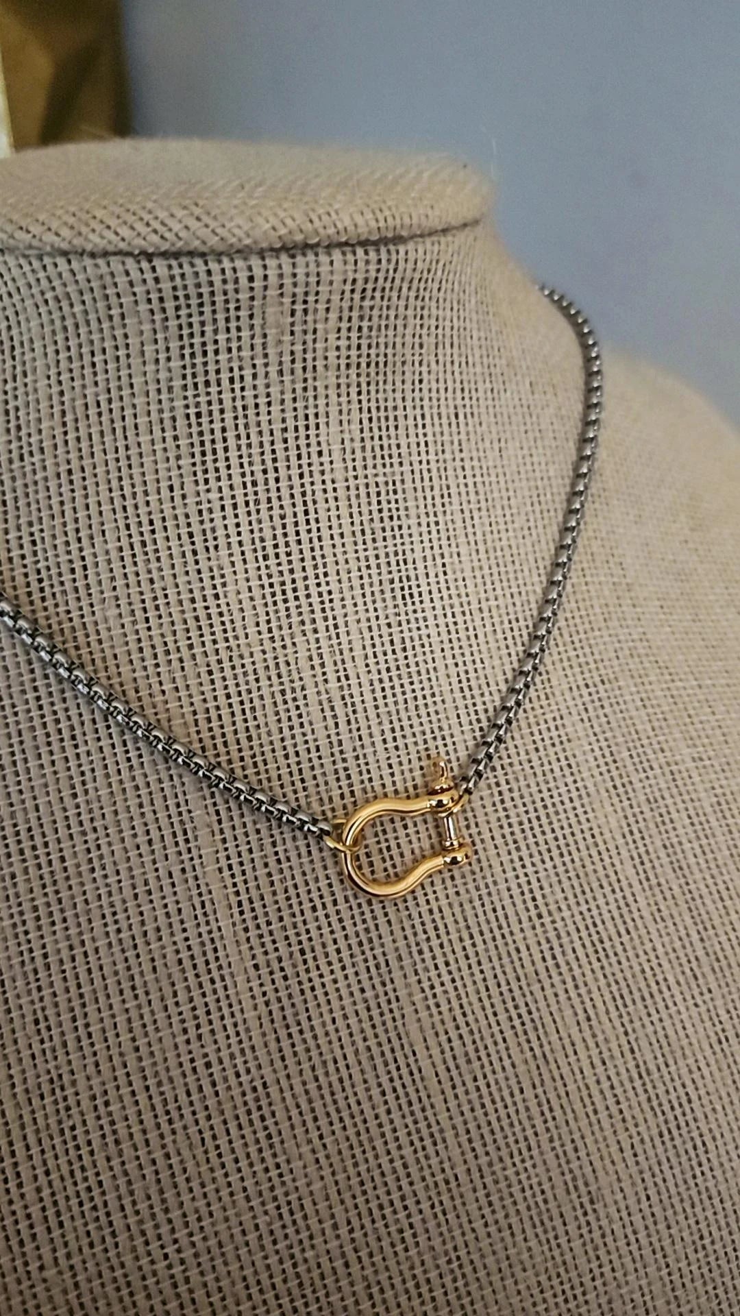 Locki necklace