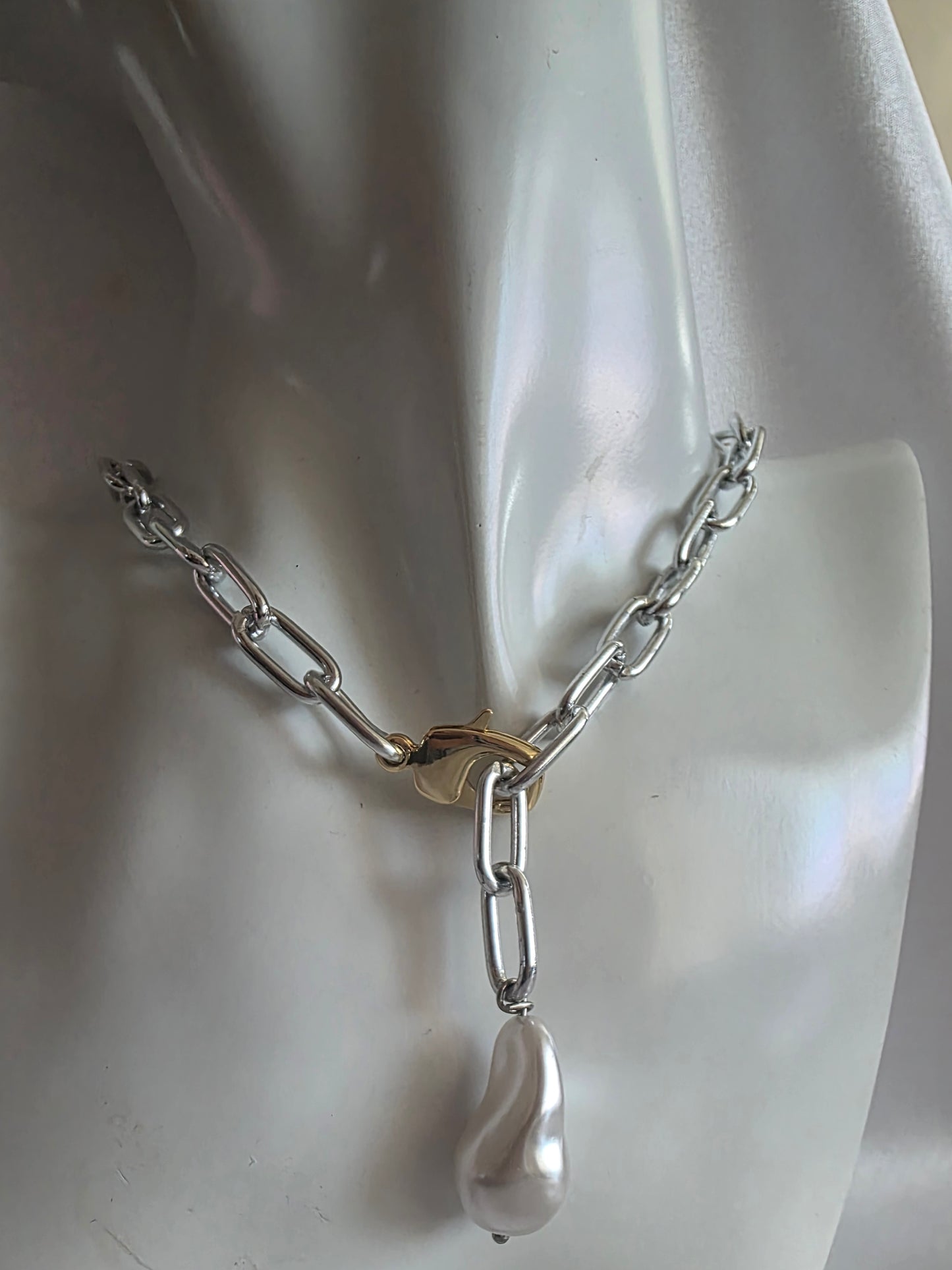 2 tones pearl lariat