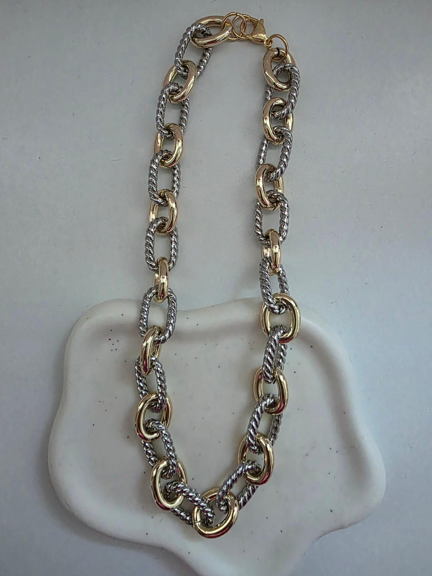 Madi 2 tones chain