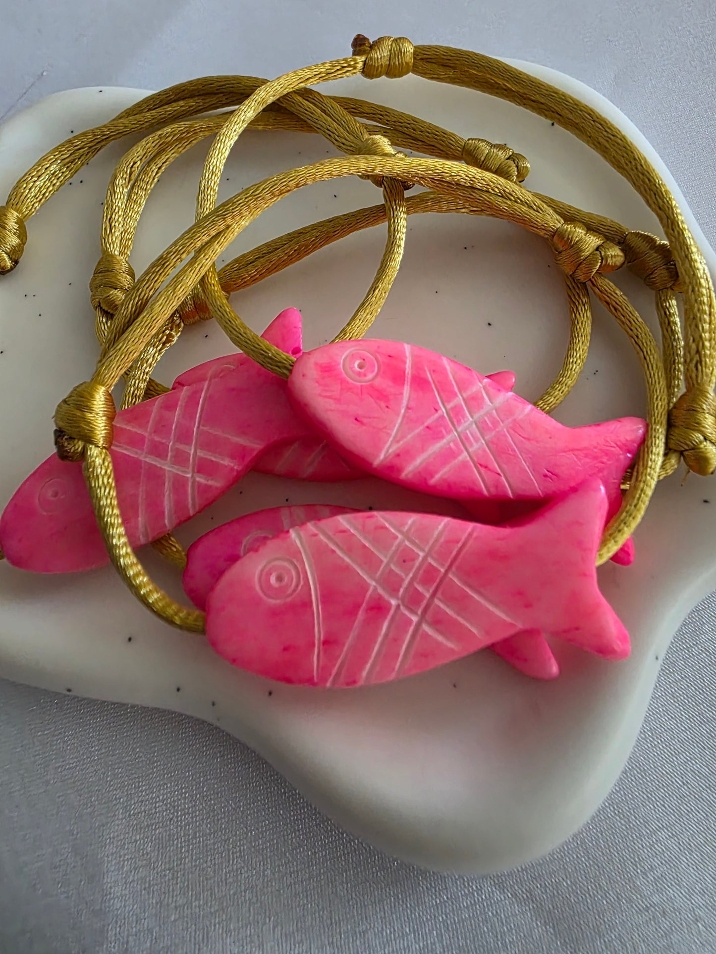 Pinky fish bracelet
