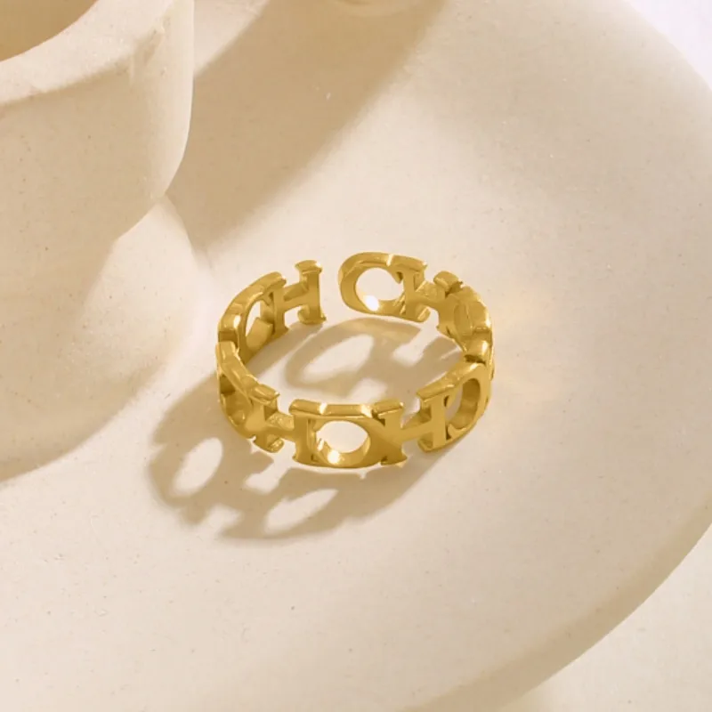 Chic ring