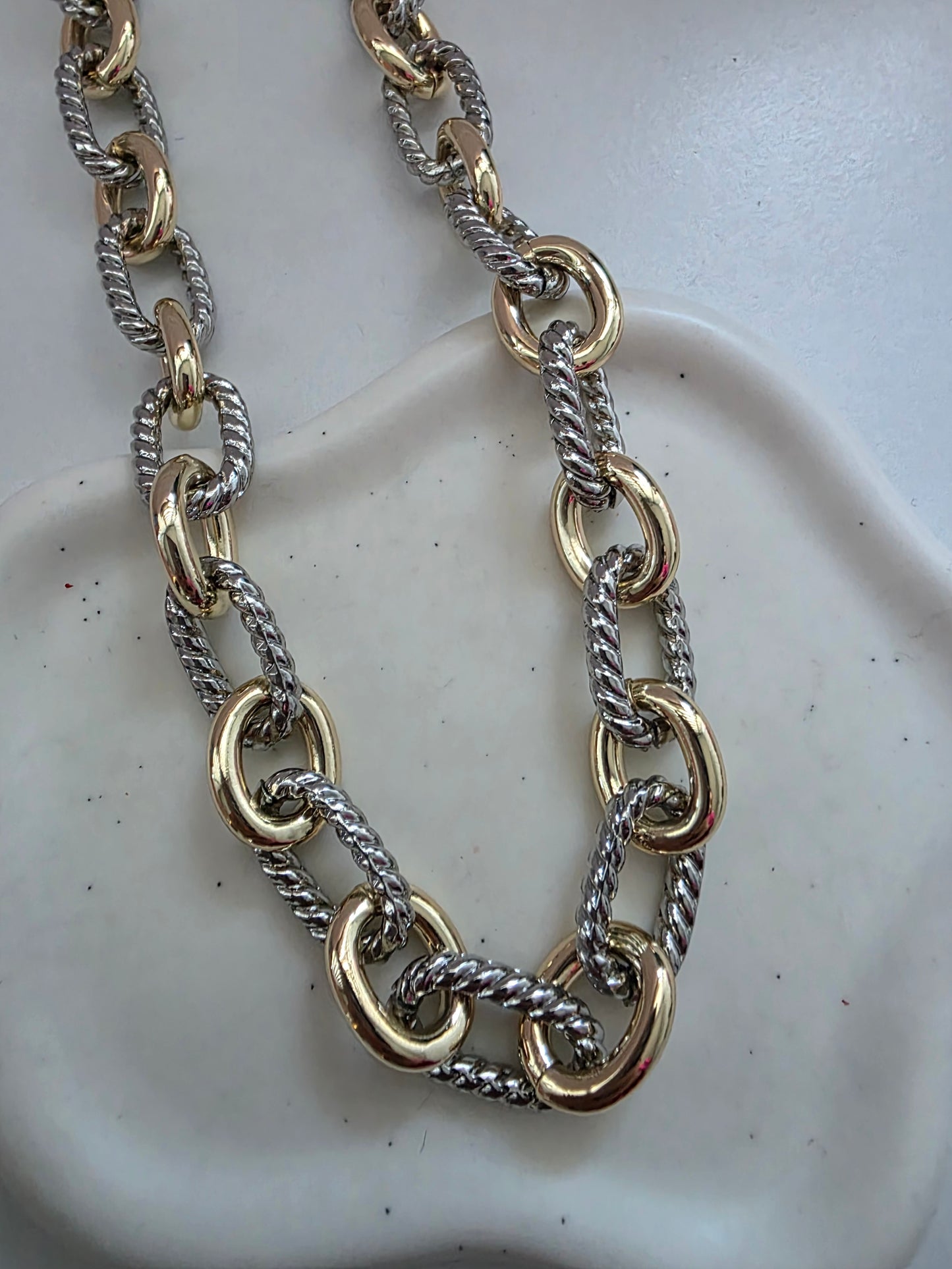 Madi 2 tones chain