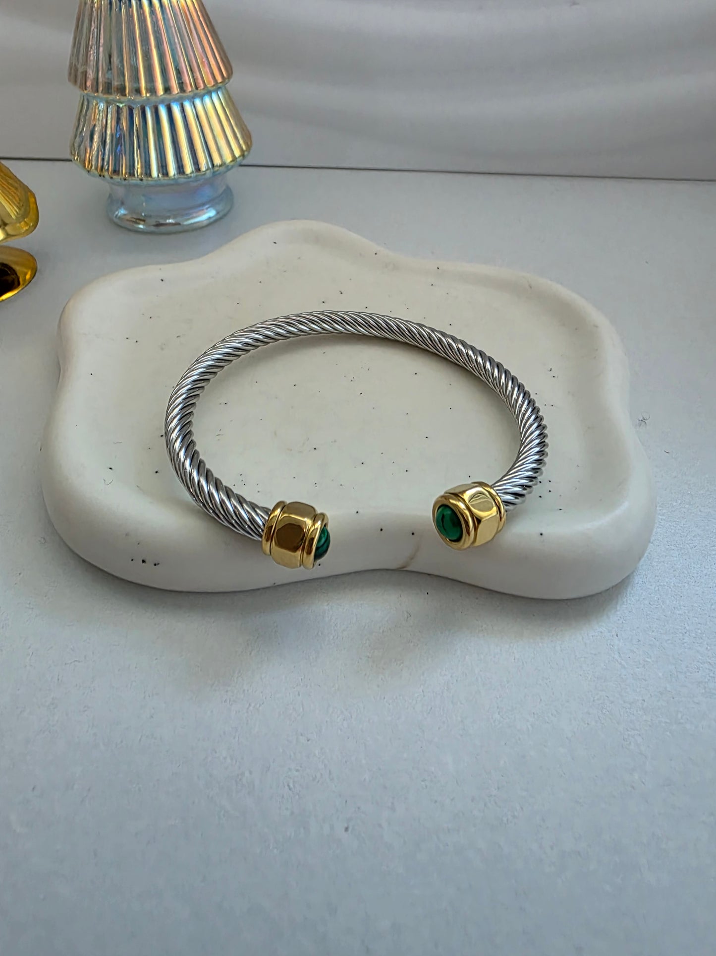 Cable bangle