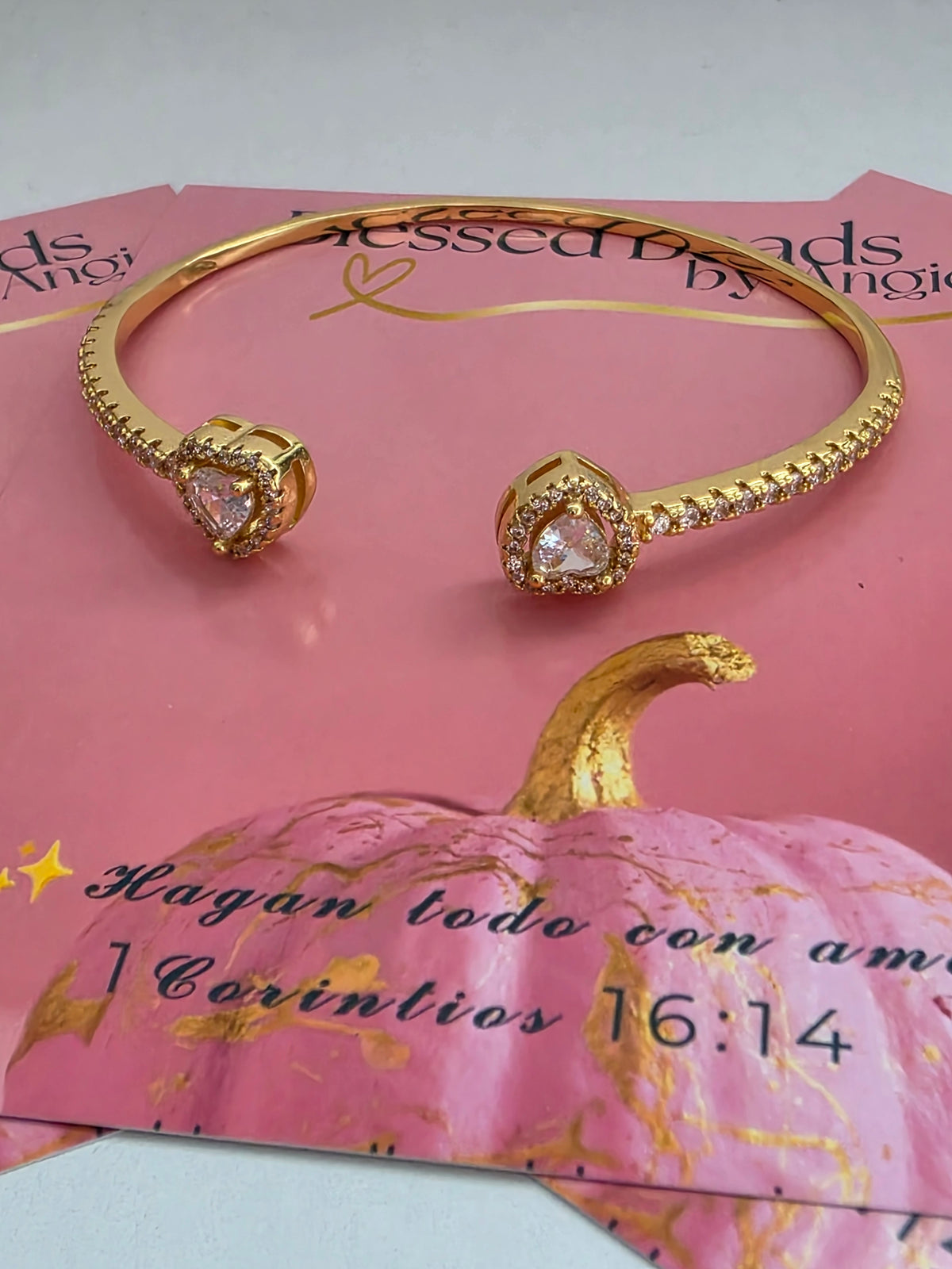 Glass heart bracelet