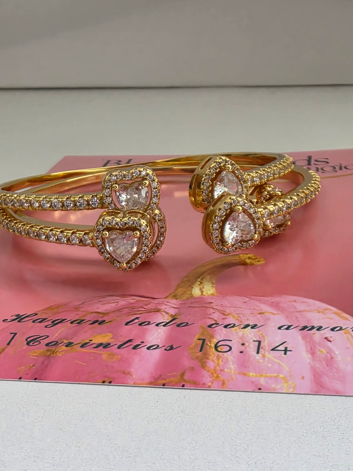Glass heart bracelet