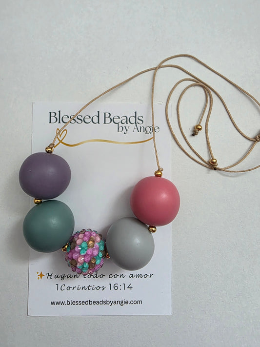 Balloon necklace
