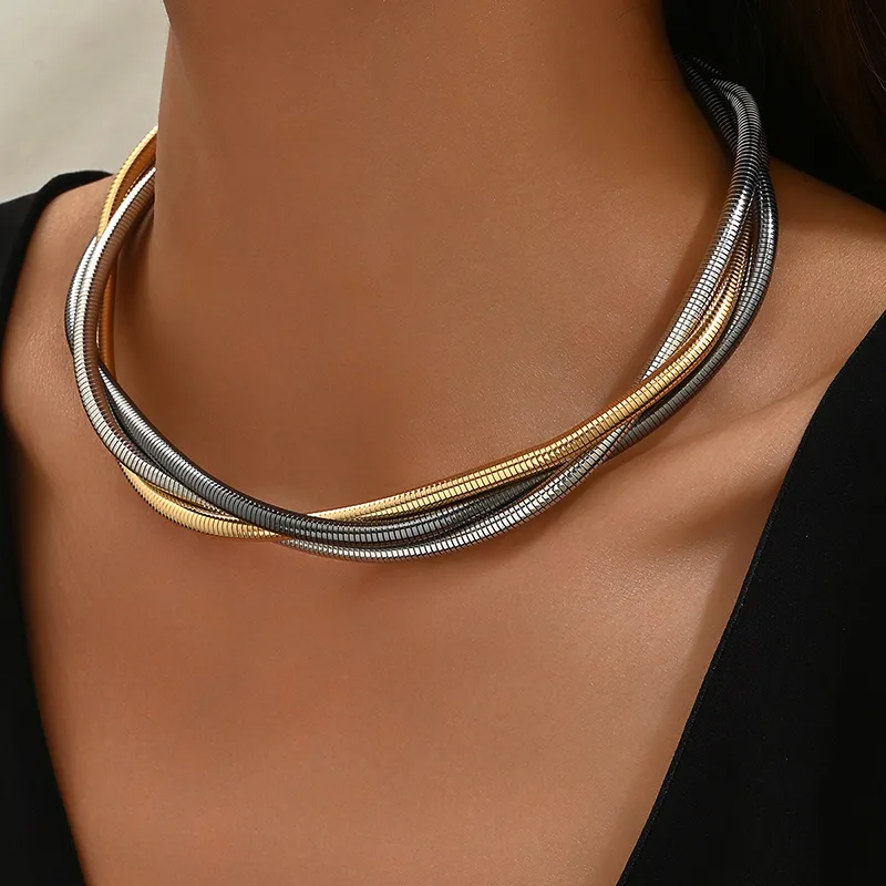 Tricolor choker