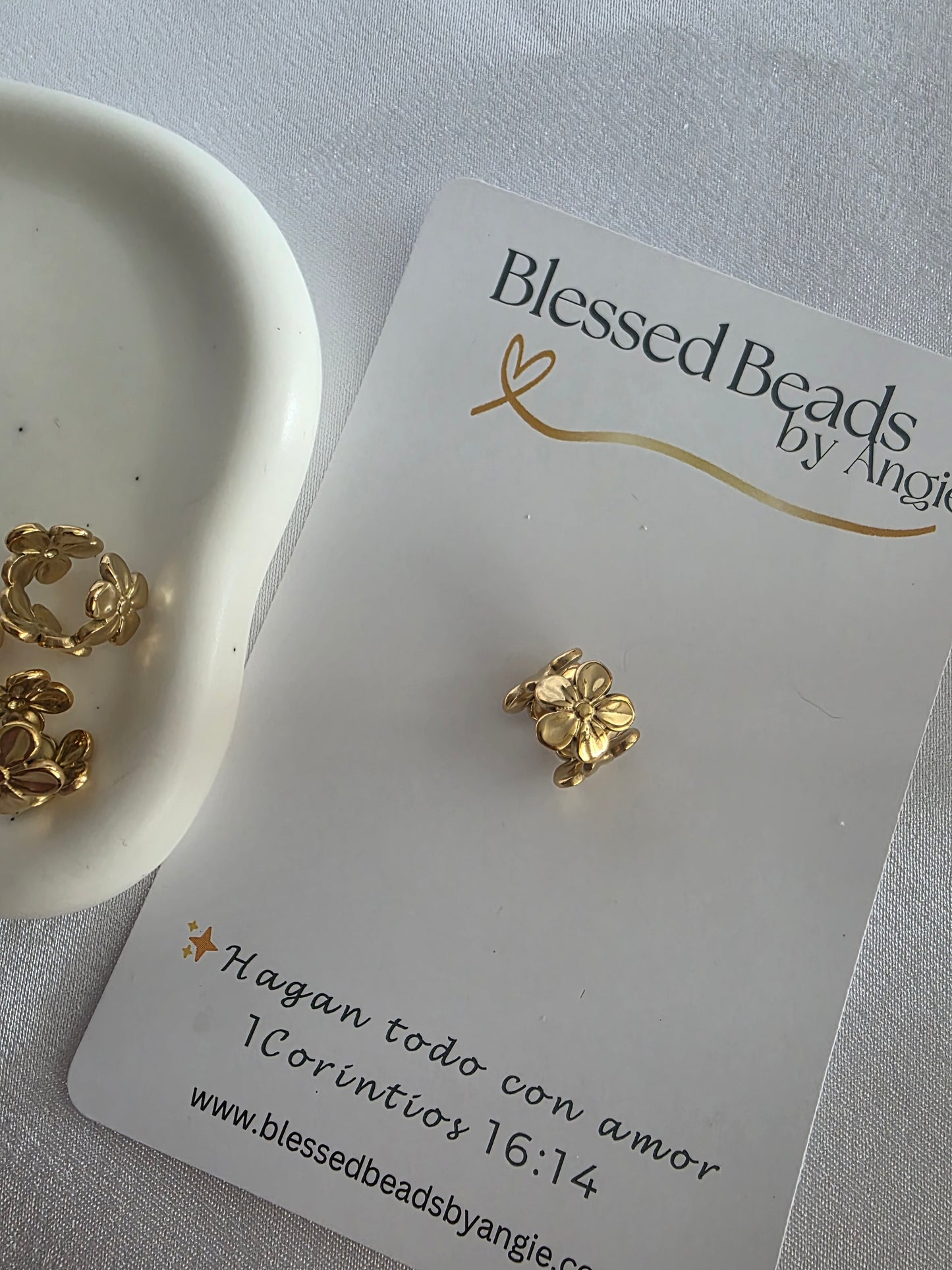Tropi earcuff