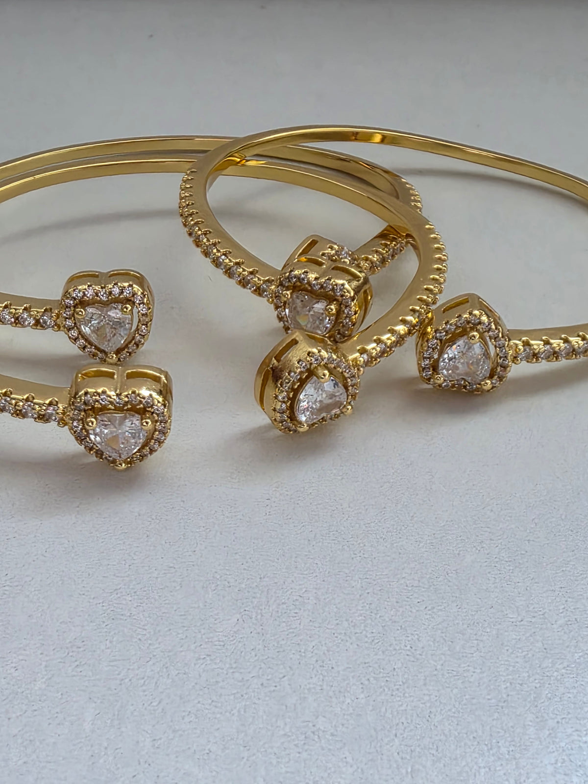 Glass heart bracelet