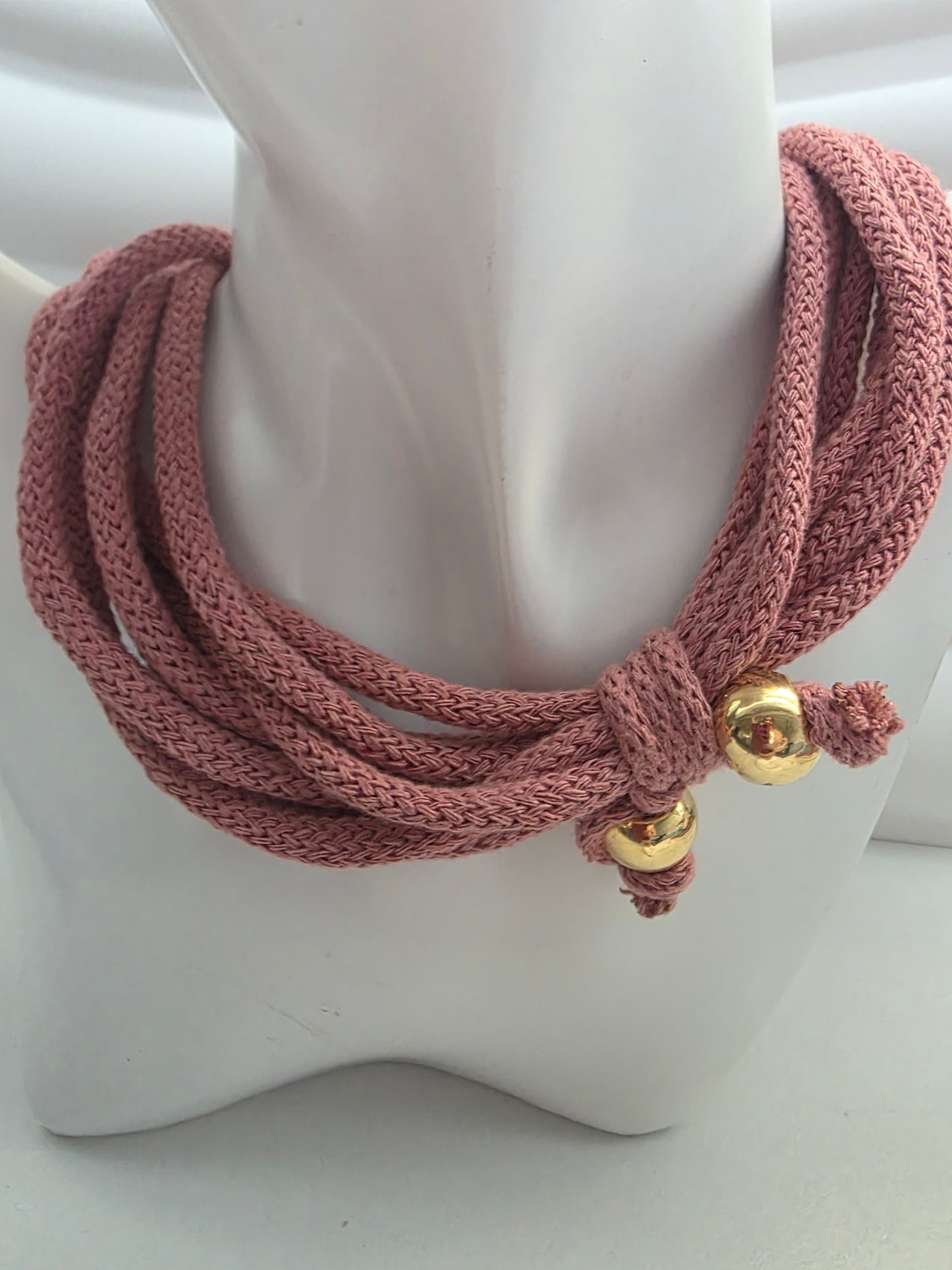 Rose Nude necklace