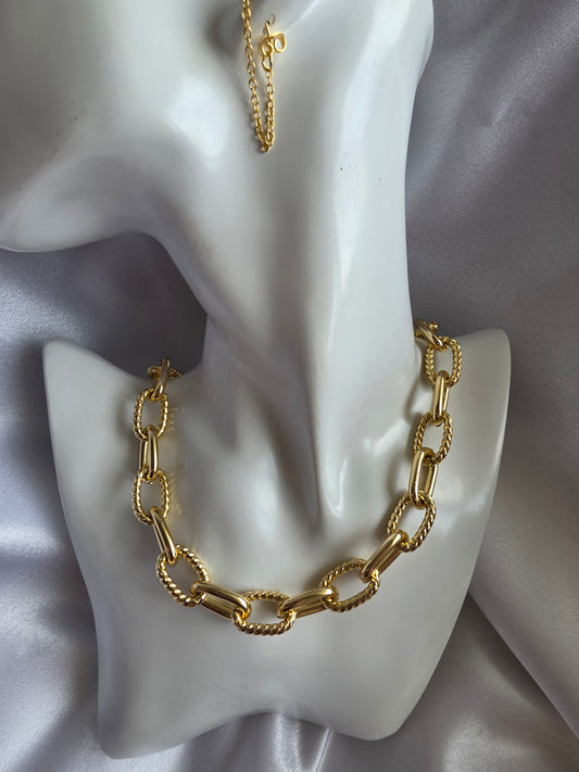Madi chain necklace