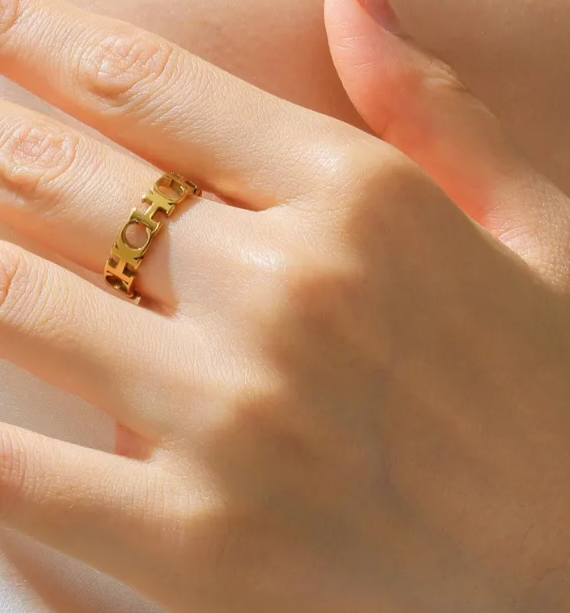 Chic ring